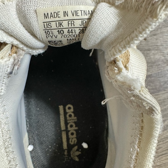 Adidas 10.5 - Picture 7 of 8